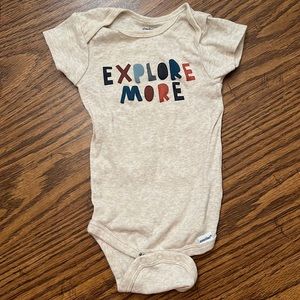 *4/$13* Gerber baby 6-9m Explore bodysuit